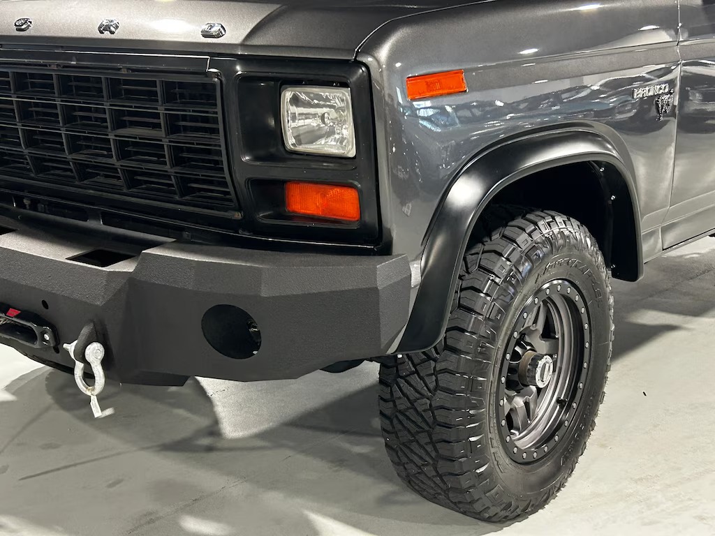 1981 Ford Bronco - 2