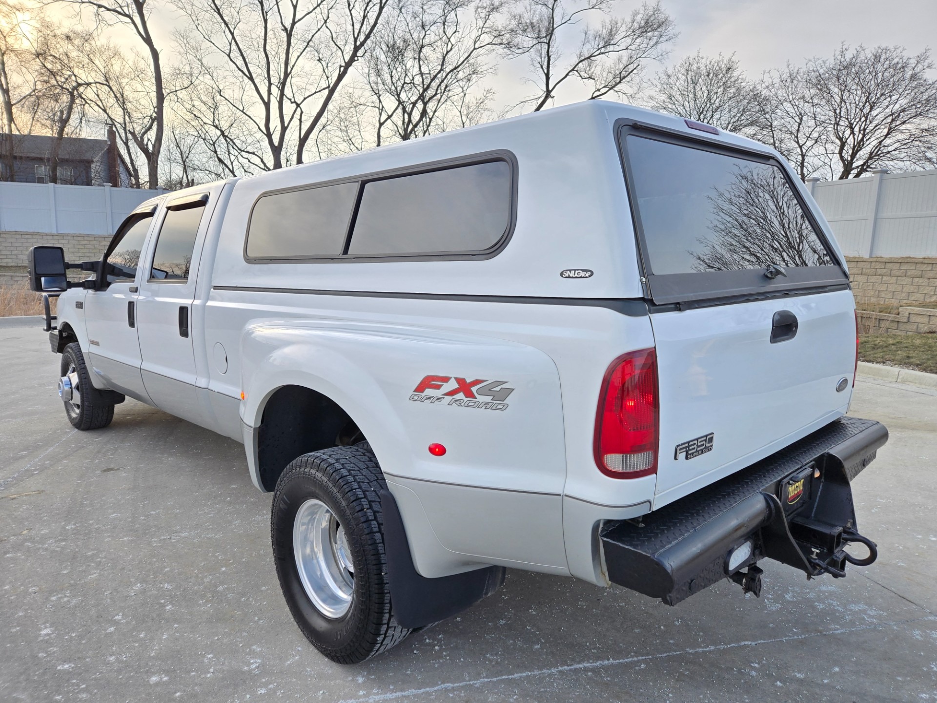 2004 Ford F-350 Super Duty Lariat - 3