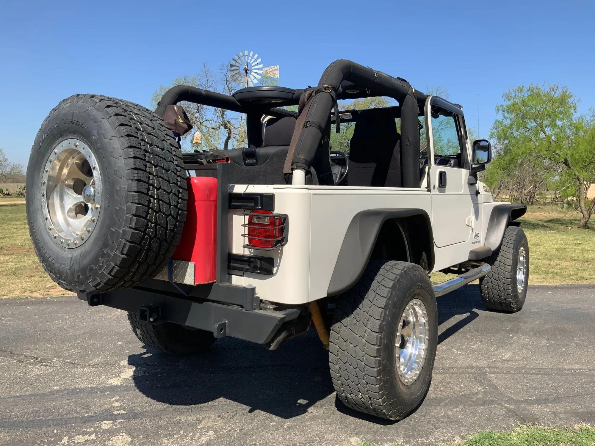 46k-Mile 2006 Jeep Wrangler Unlimited LJ Sport 4×4