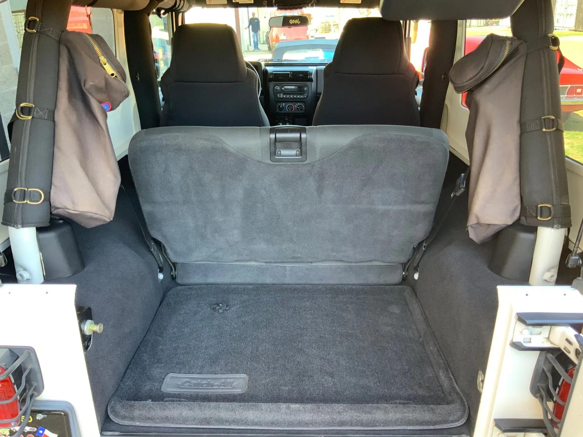 46k-Mile 2006 Jeep Wrangler Unlimited LJ Sport 4×4