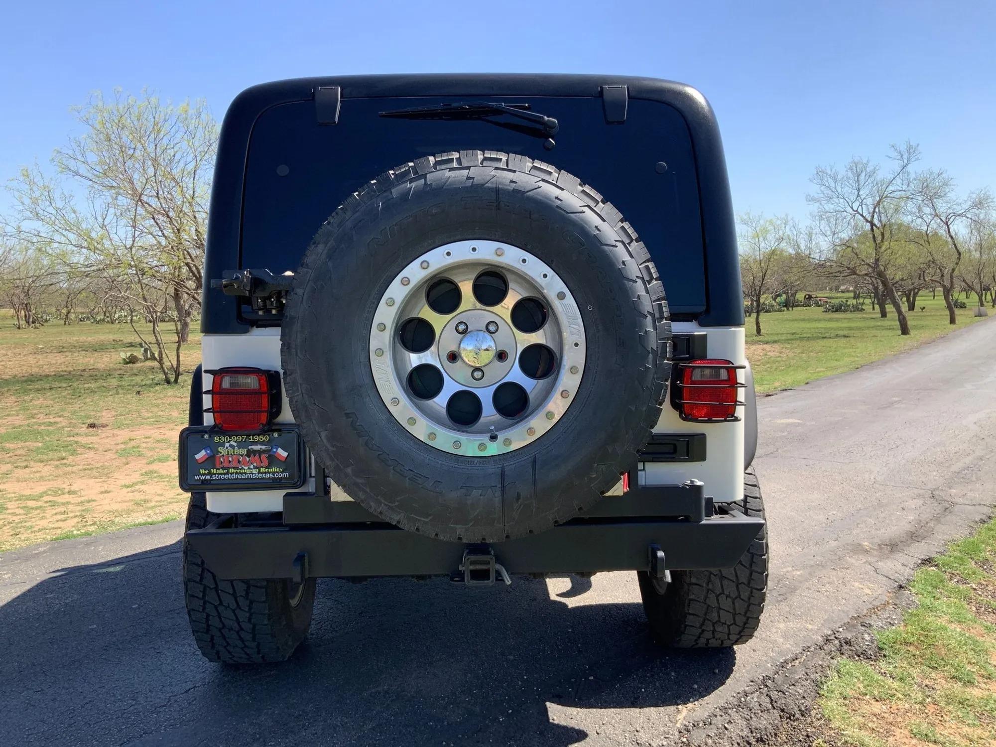 46k-Mile 2006 Jeep Wrangler Unlimited LJ Sport 4×4