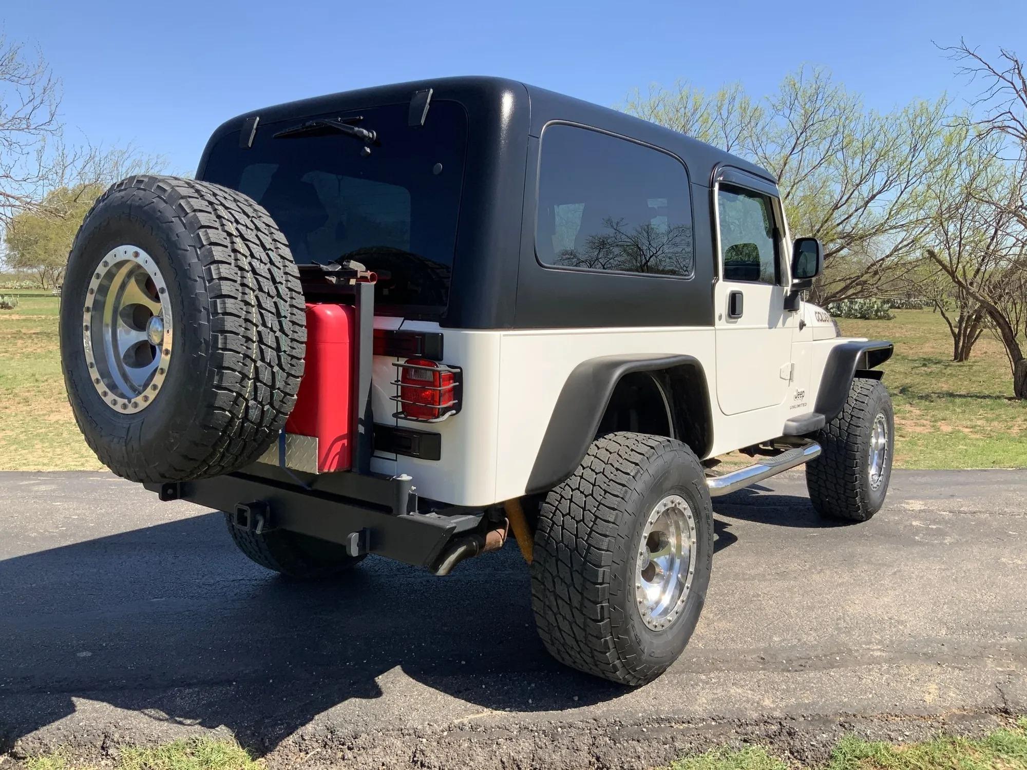 46k-Mile 2006 Jeep Wrangler Unlimited LJ Sport 4×4 - 5