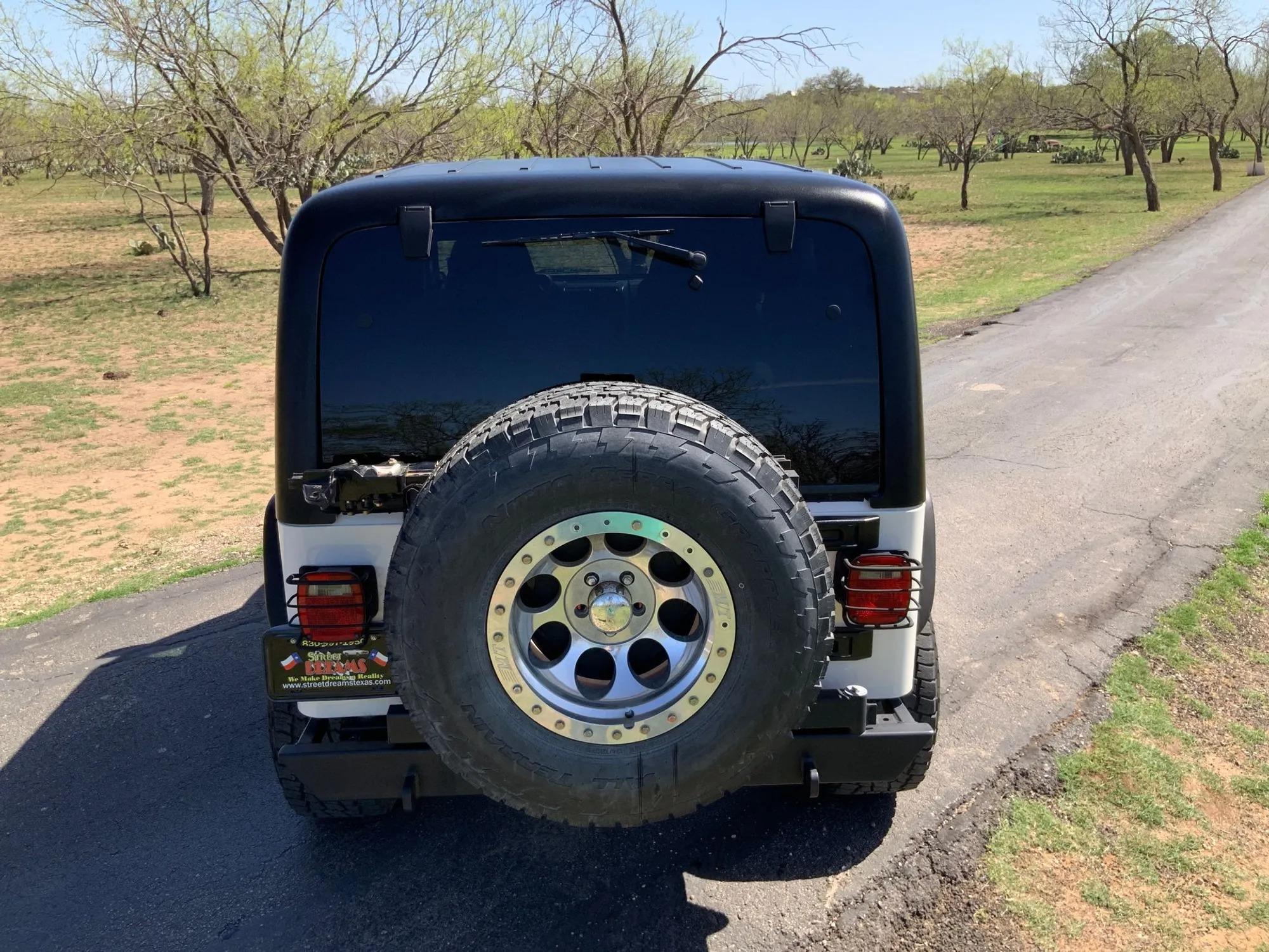 46k-Mile 2006 Jeep Wrangler Unlimited LJ Sport 4×4
