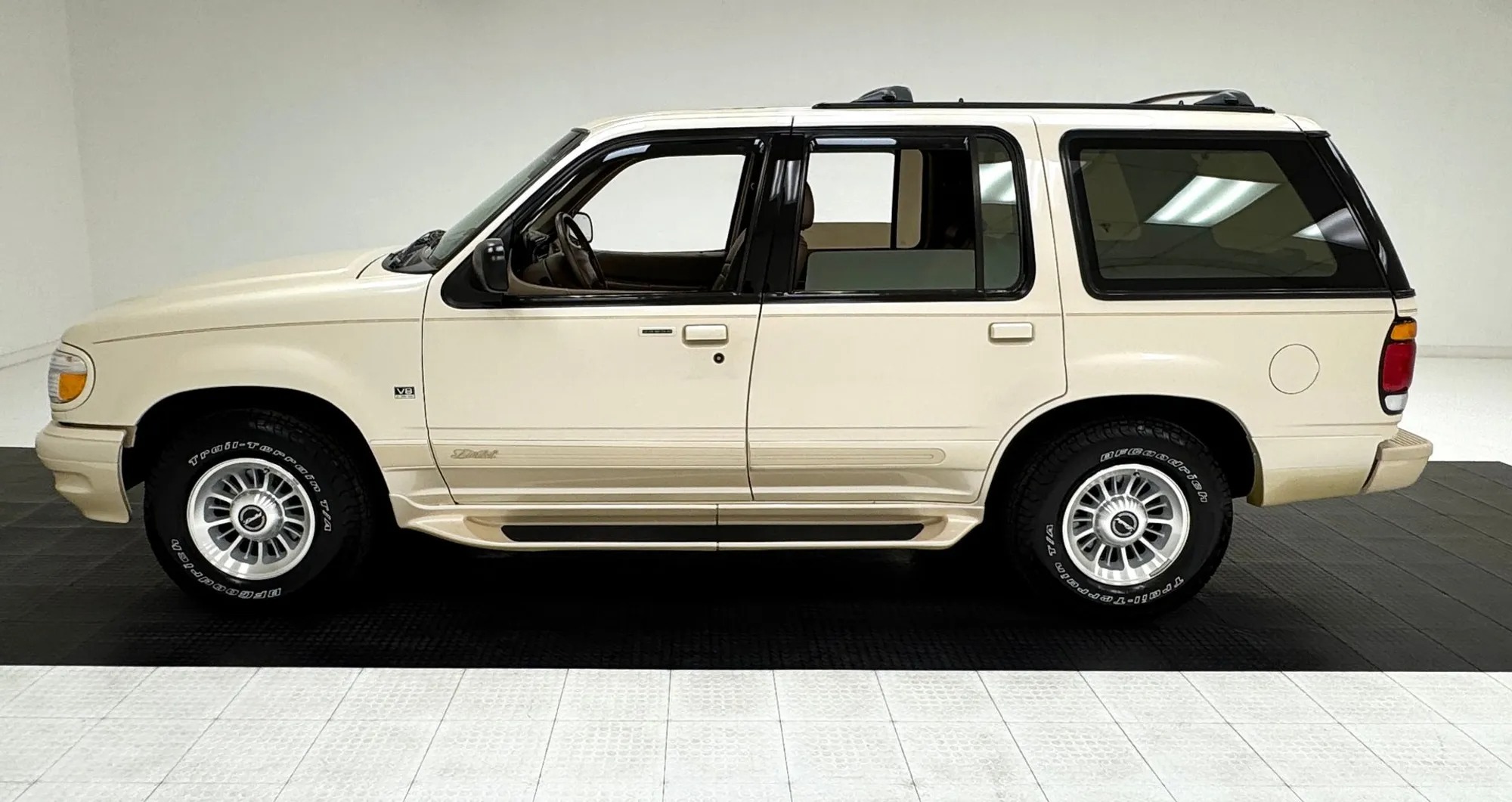 1997 Ford Explorer Limited AWD - 2