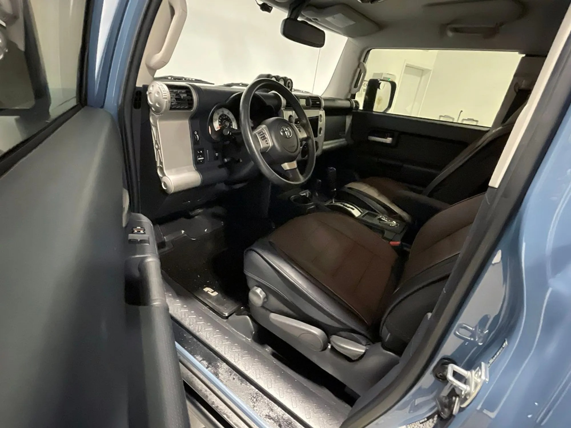 44k-Mile 2014 Toyota FJ Cruiser Trail Teams Ultimate Edition