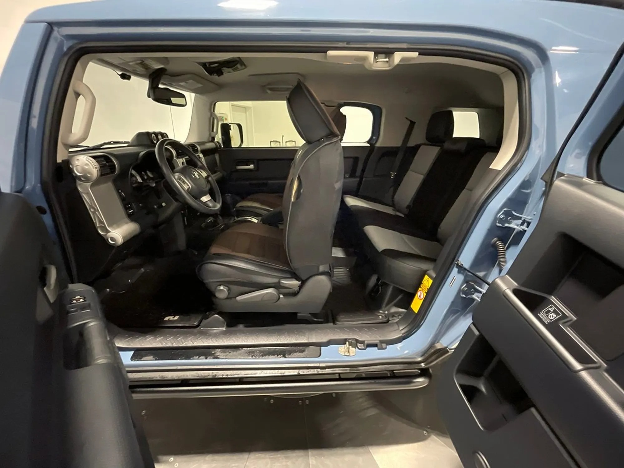 44k-Mile 2014 Toyota FJ Cruiser Trail Teams Ultimate Edition