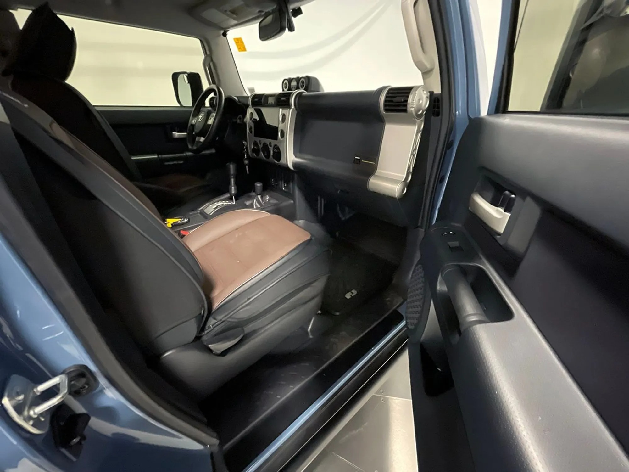 44k-Mile 2014 Toyota FJ Cruiser Trail Teams Ultimate Edition