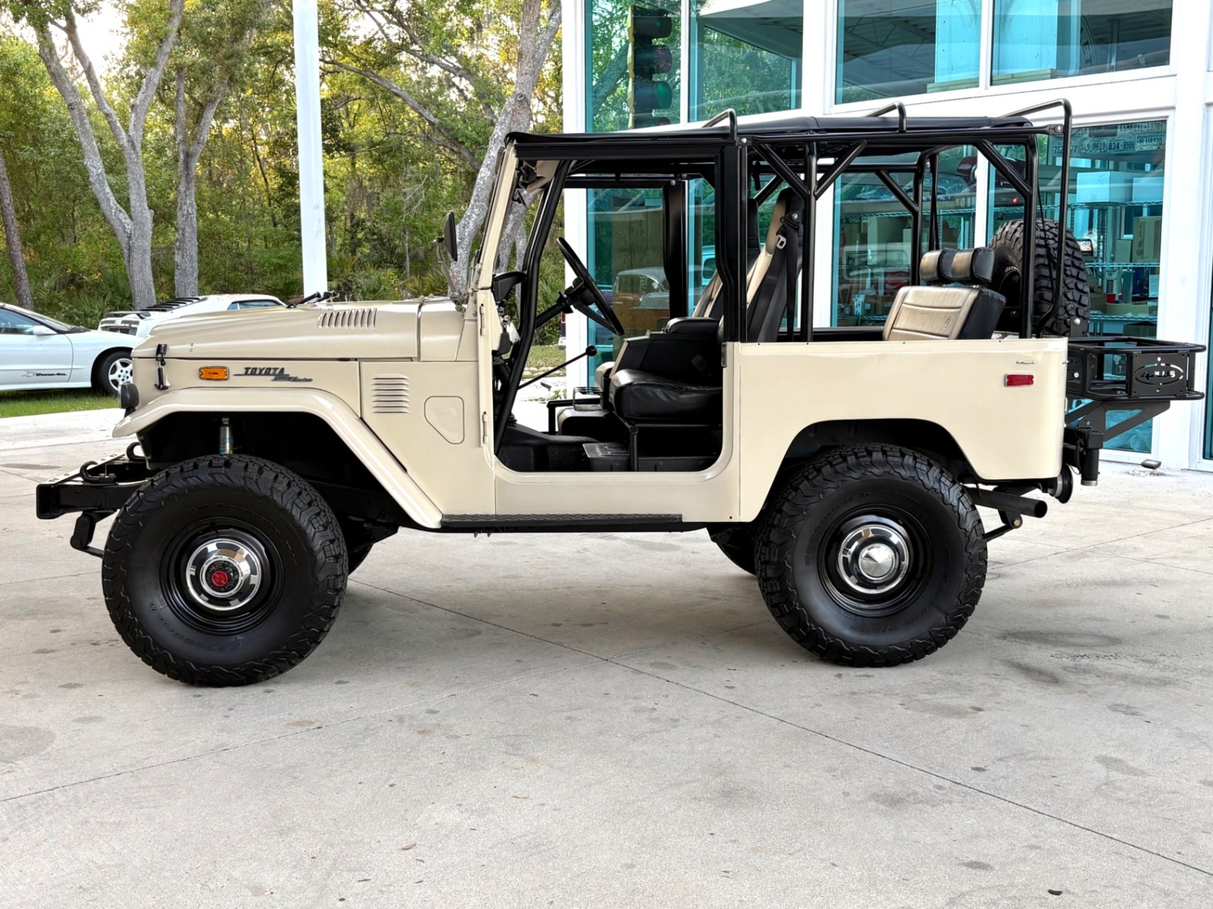 Restored 1972 Toyota Land Cruiser FJ40 - 2