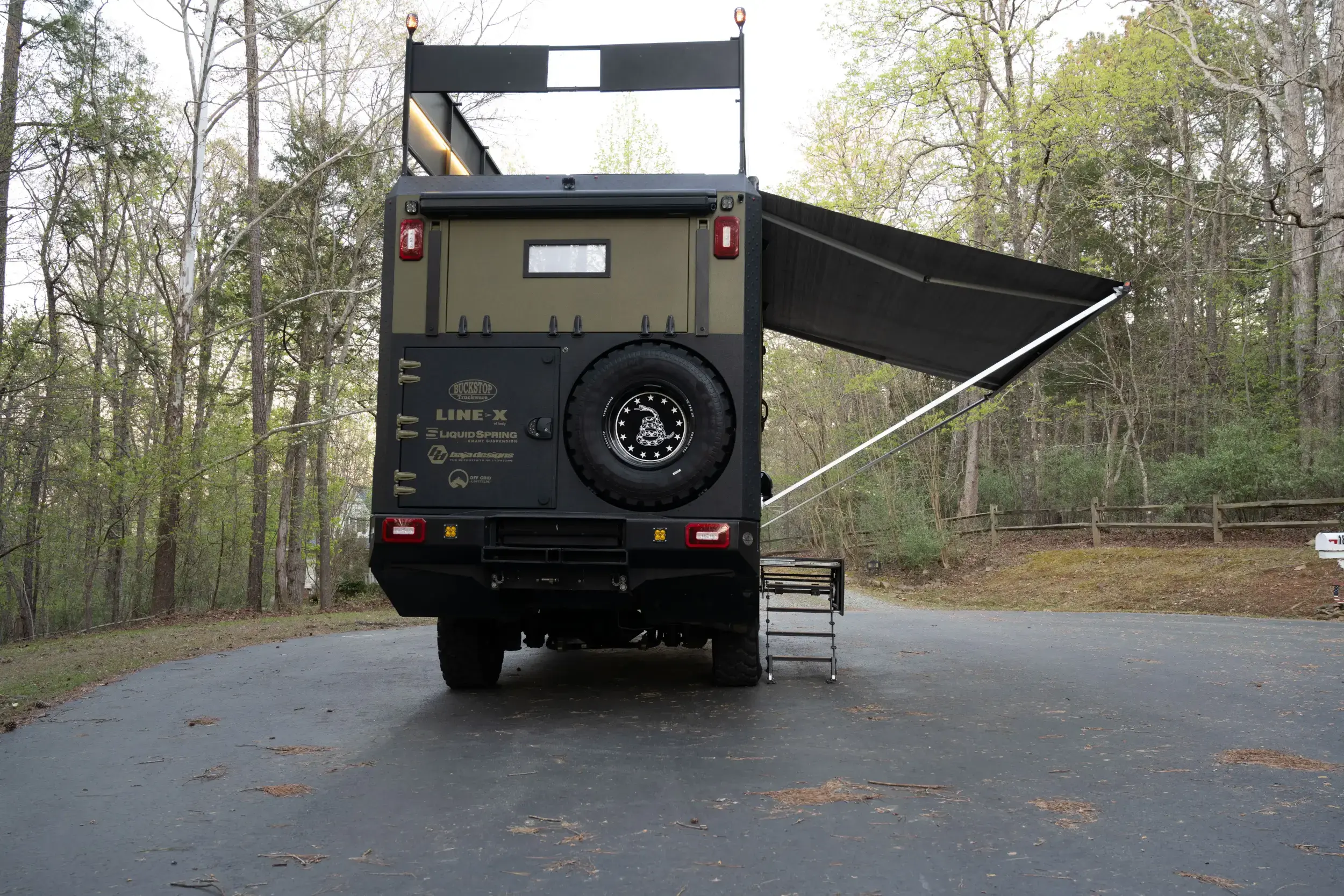 2021 Ford F-550 Expedition Vehicle