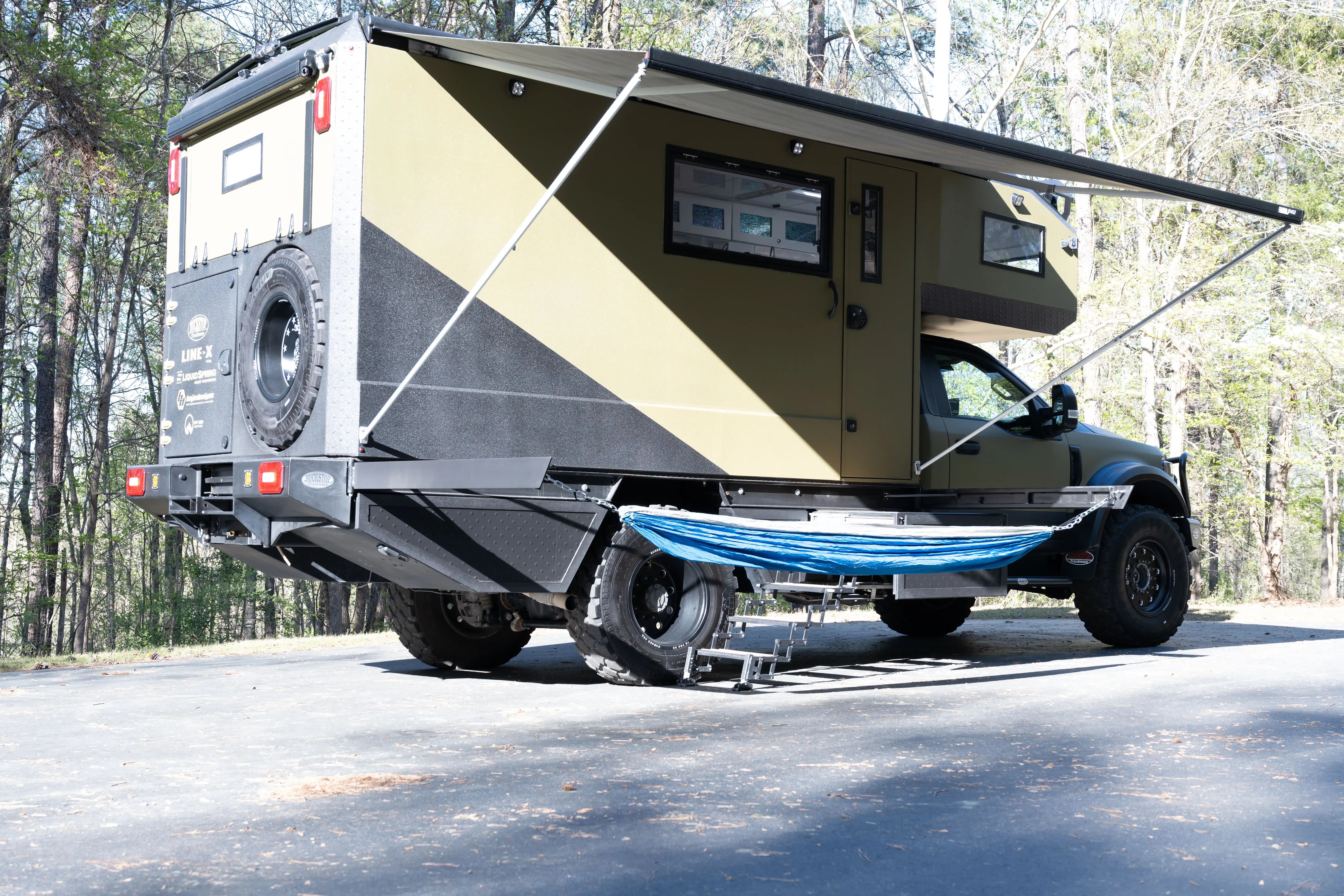 2021 Ford F-550 Expedition Vehicle