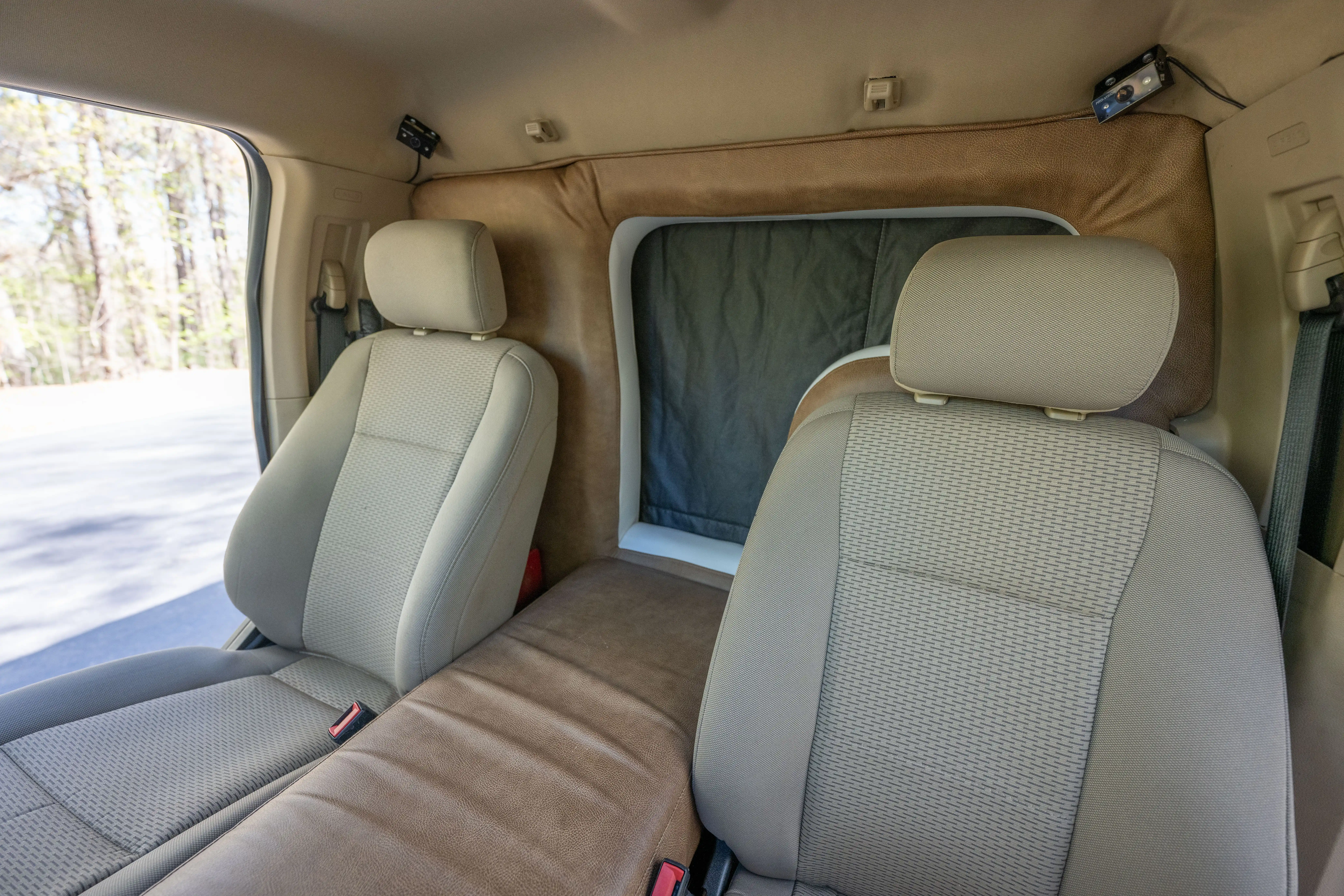 2021 Ford F-550 Expedition Vehicle