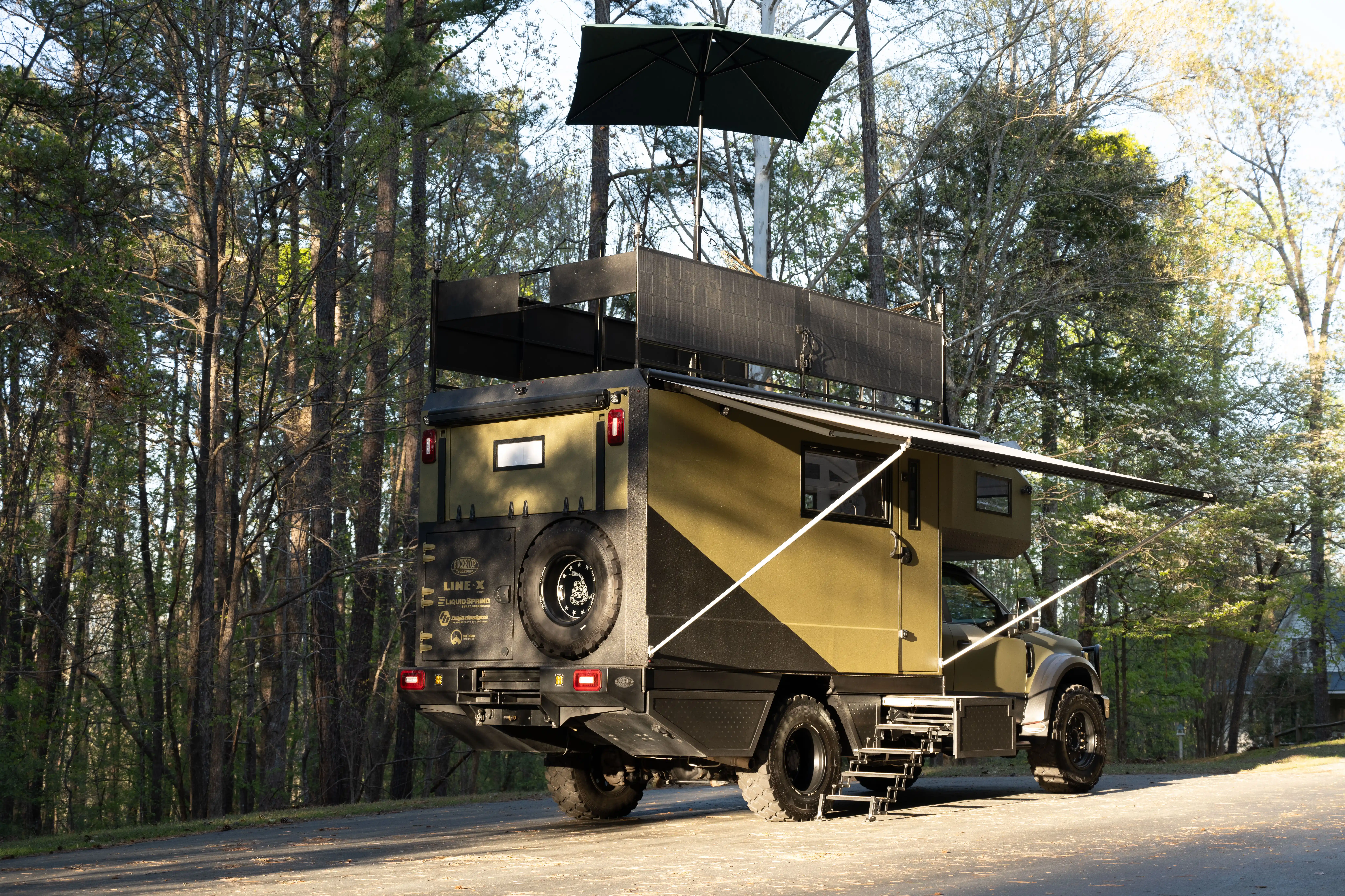 2021 Ford F-550 Expedition Vehicle