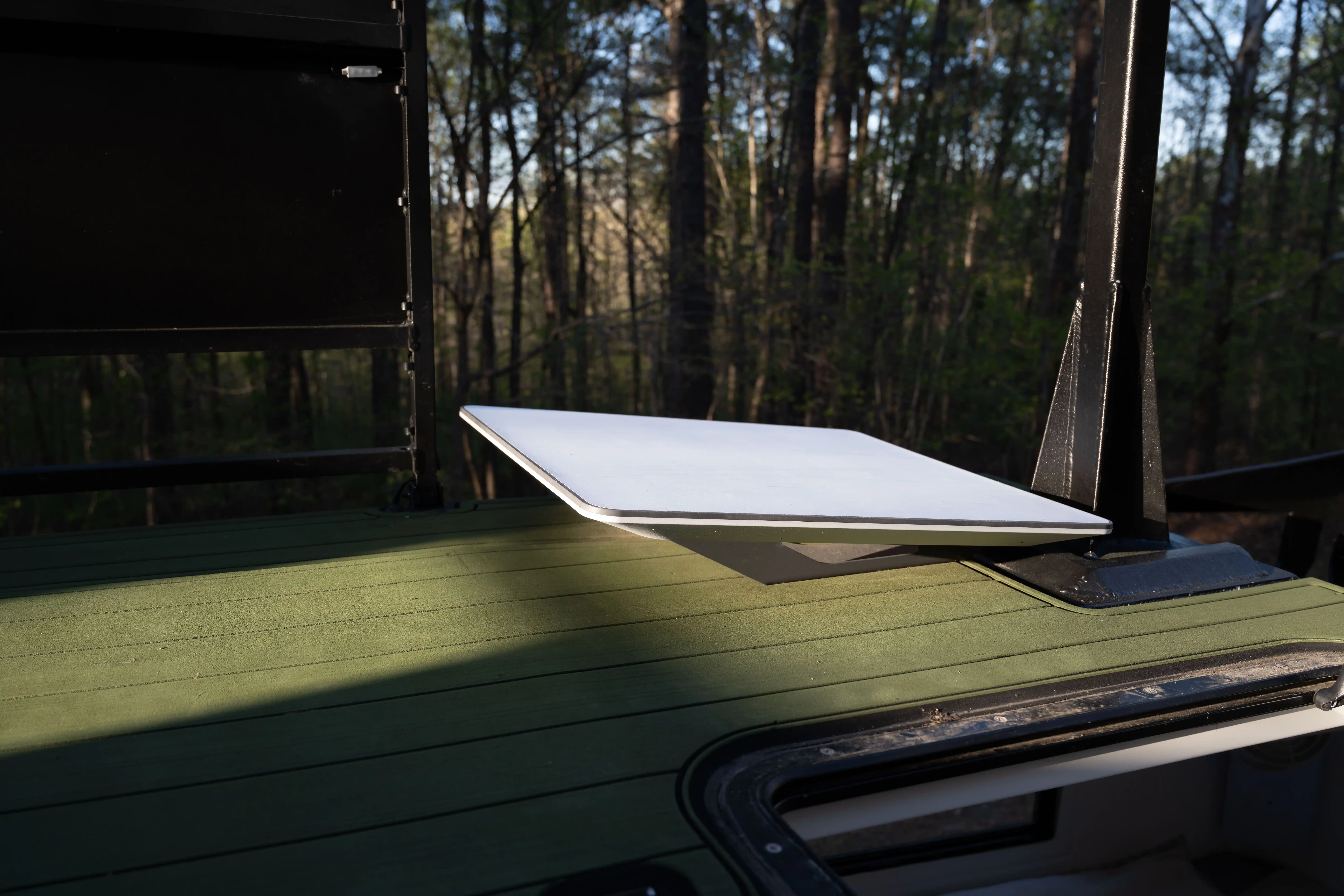 2021 Ford F-550 Expedition Vehicle