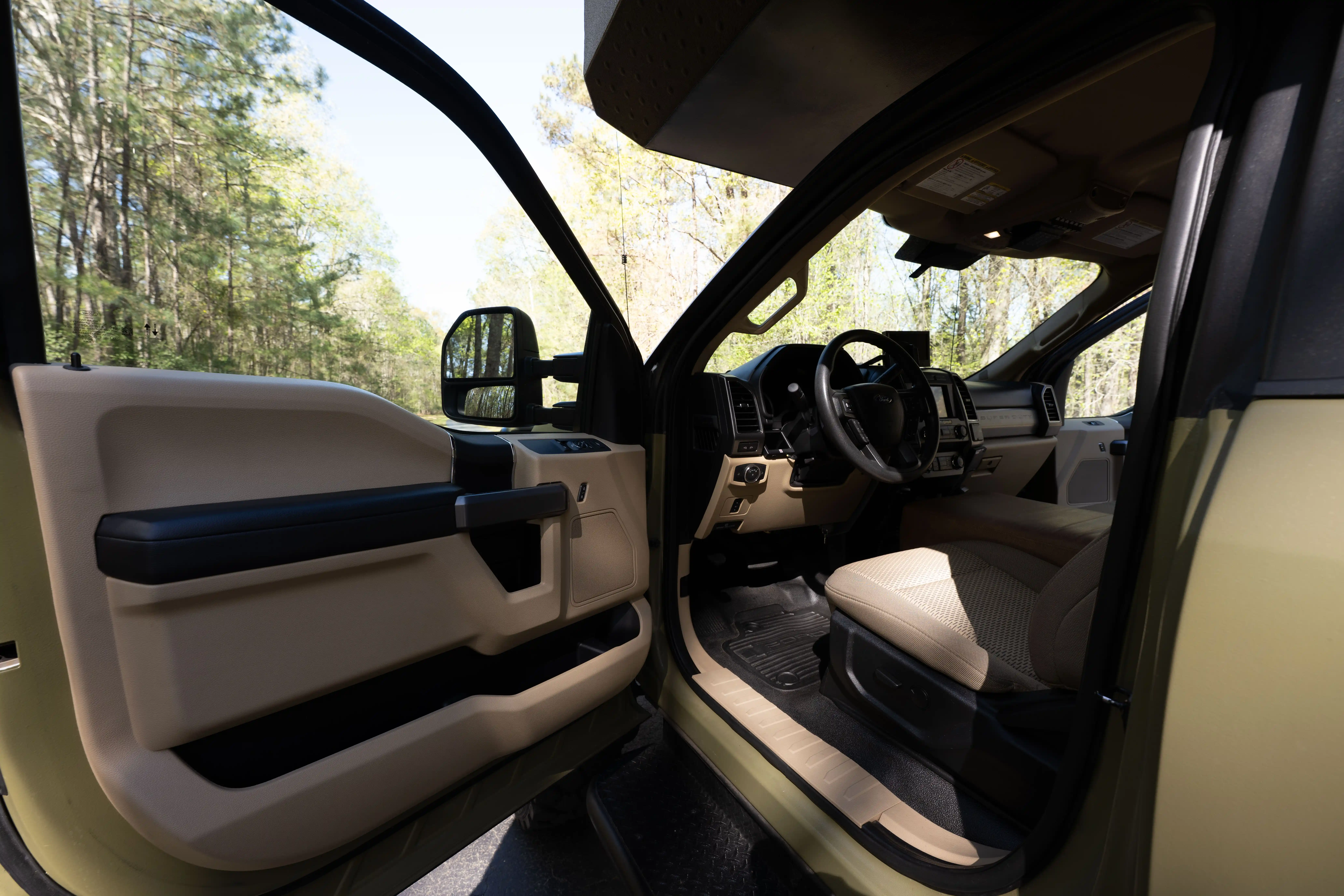 2021 Ford F-550 Expedition Vehicle