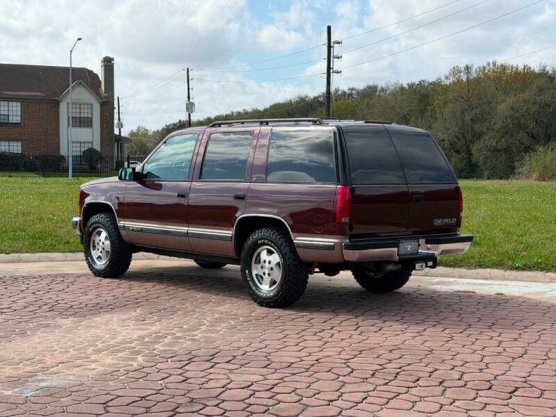 1995 Chevrolet Tahoe LT - 4