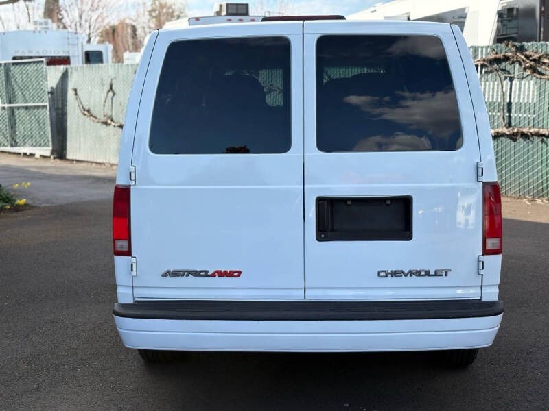 2003 Chevrolet Astro LT