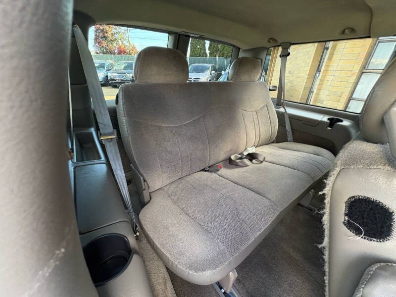 2003 Chevrolet Astro LT