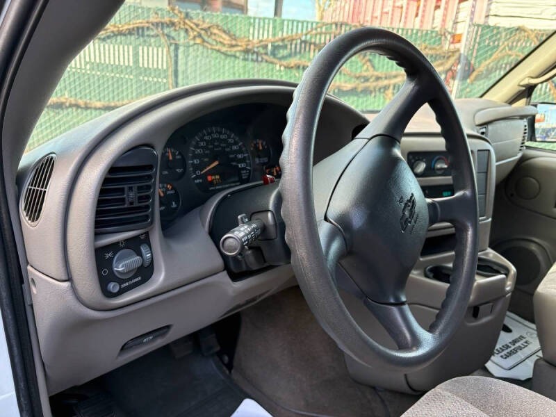 2003 Chevrolet Astro LT