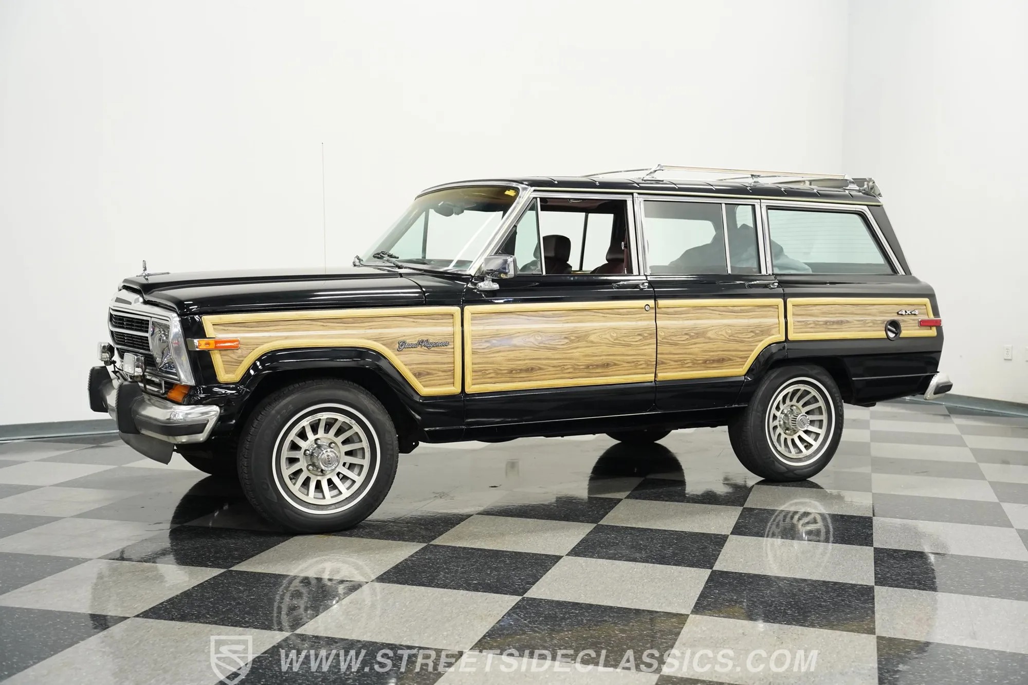 1988 Jeep Grand Wagoneer - 3