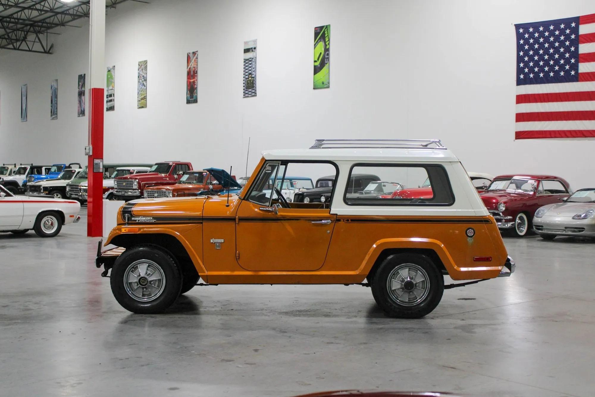 1971 Jeep Jeepster SC-1 Sport Commando - 2