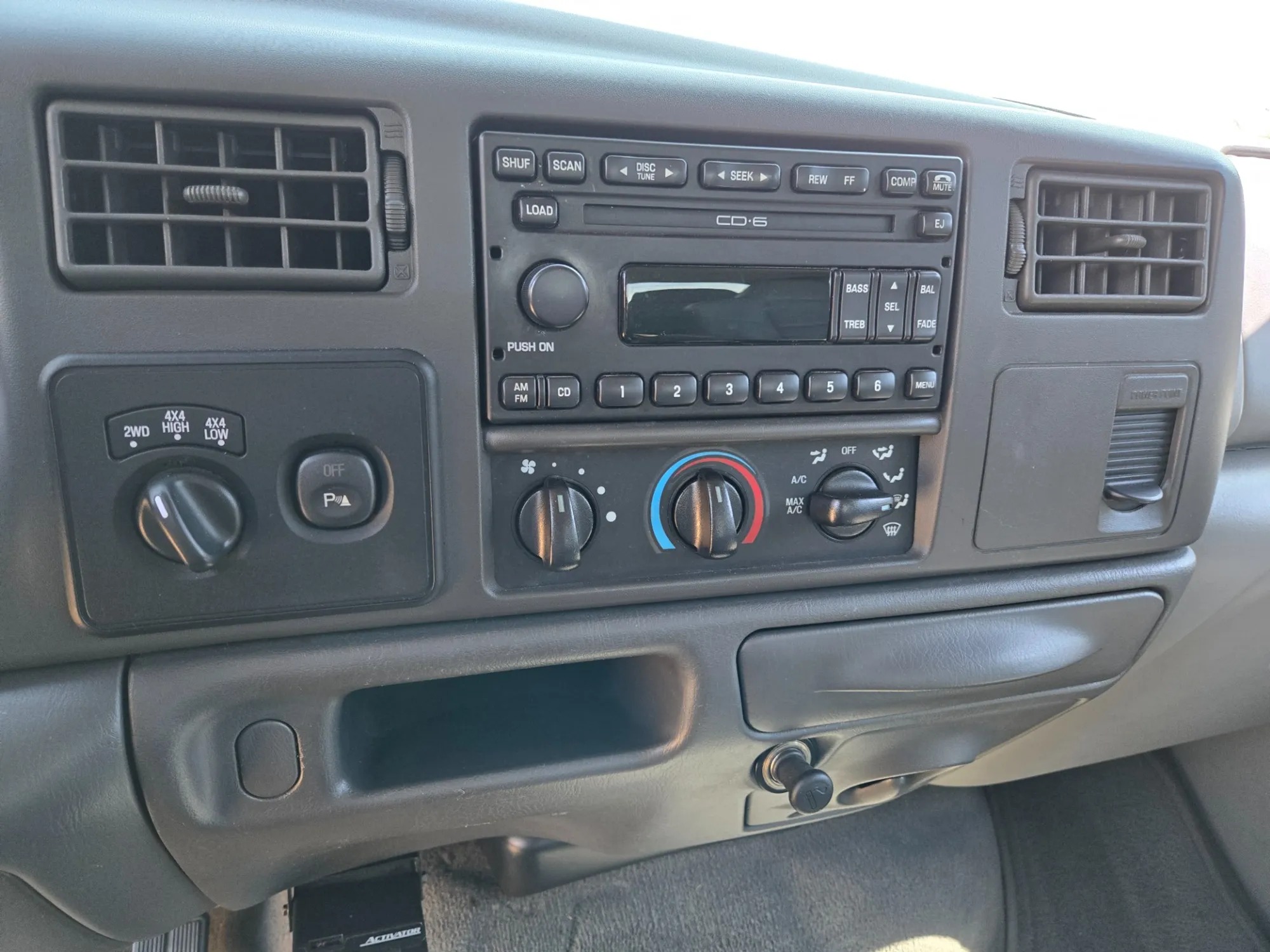 57k-Mile 2002 Ford F-350 Super Duty Lariat LE