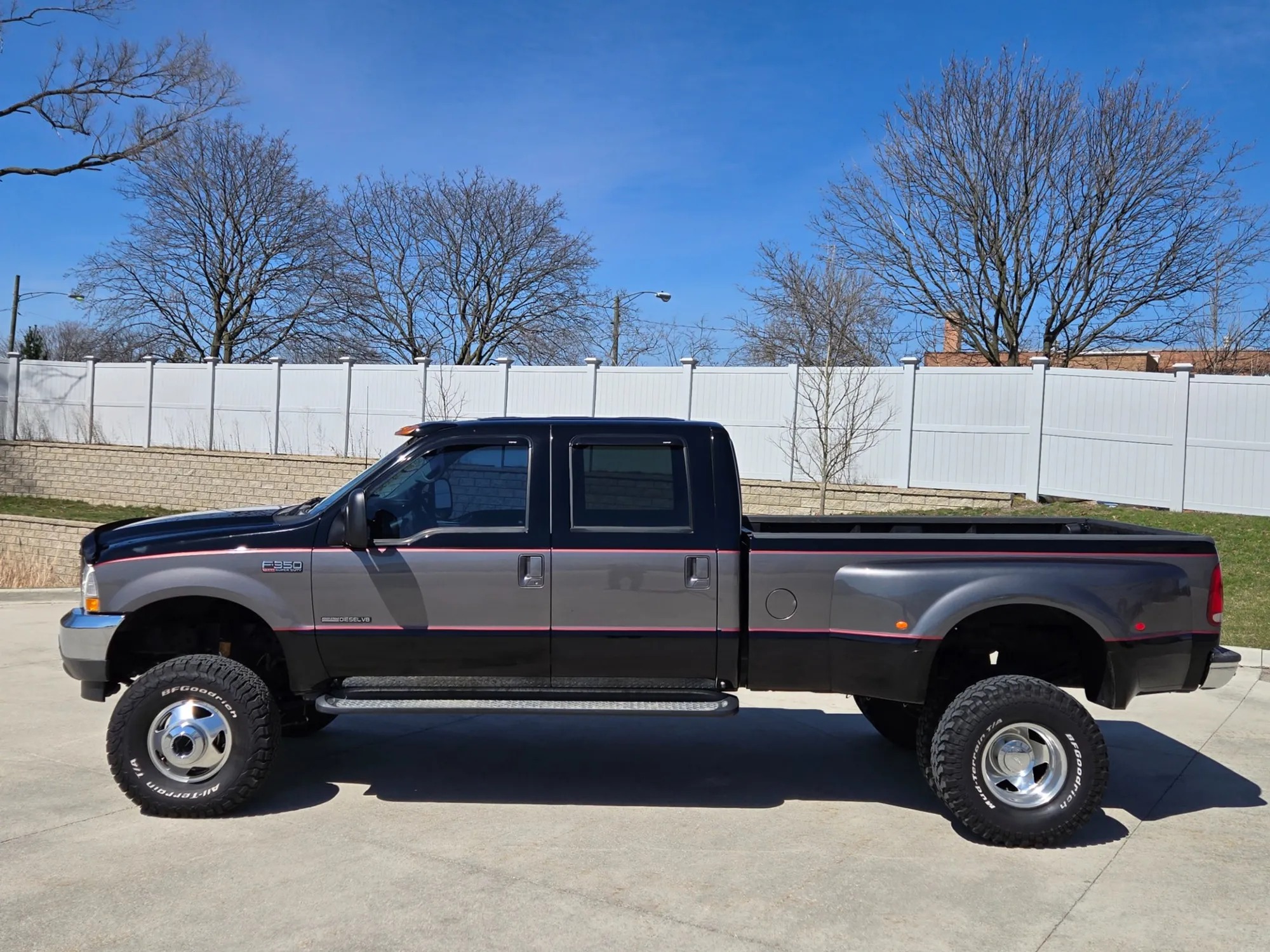 57k-Mile 2002 Ford F-350 Super Duty Lariat LE