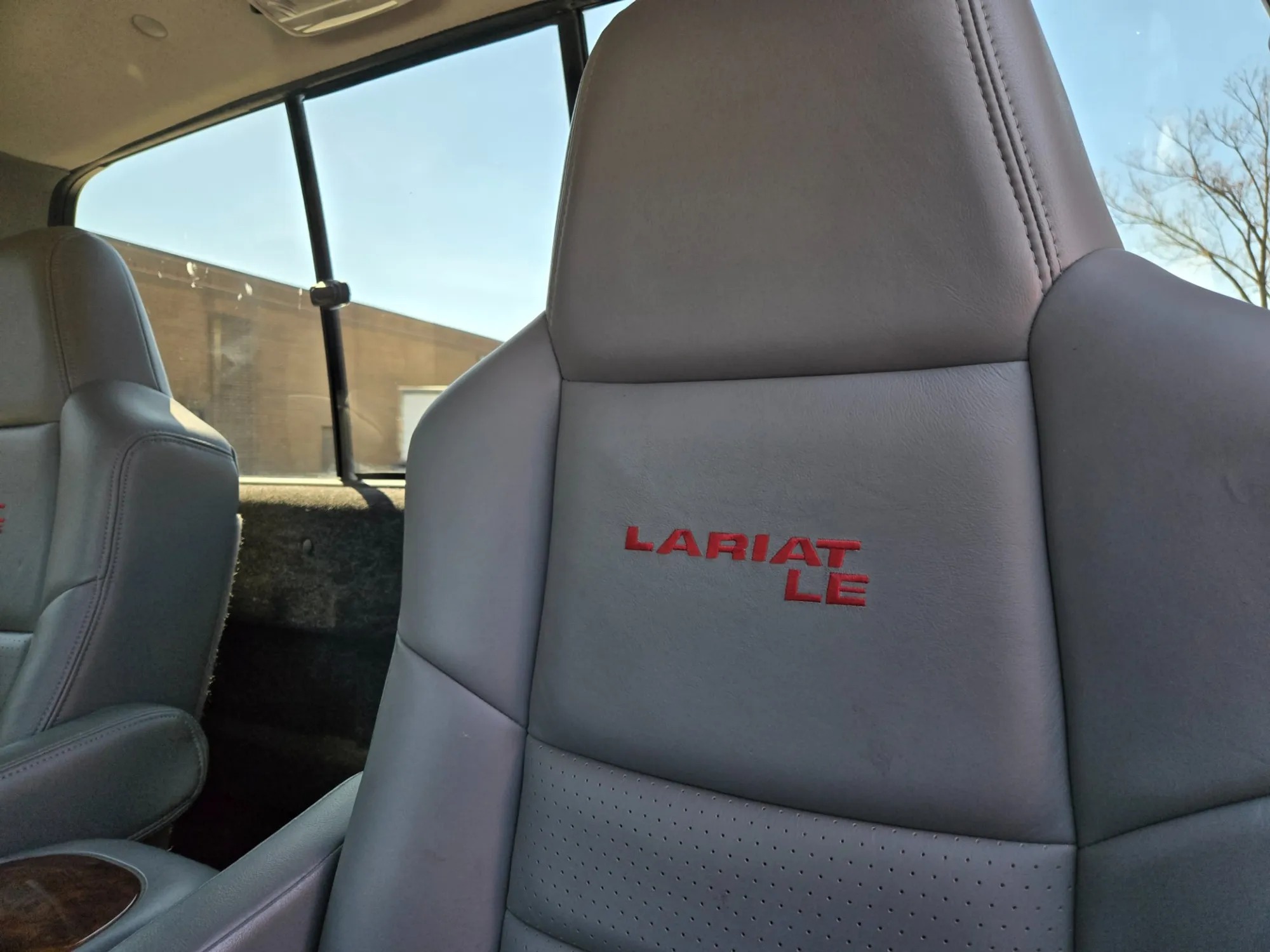 57k-Mile 2002 Ford F-350 Super Duty Lariat LE