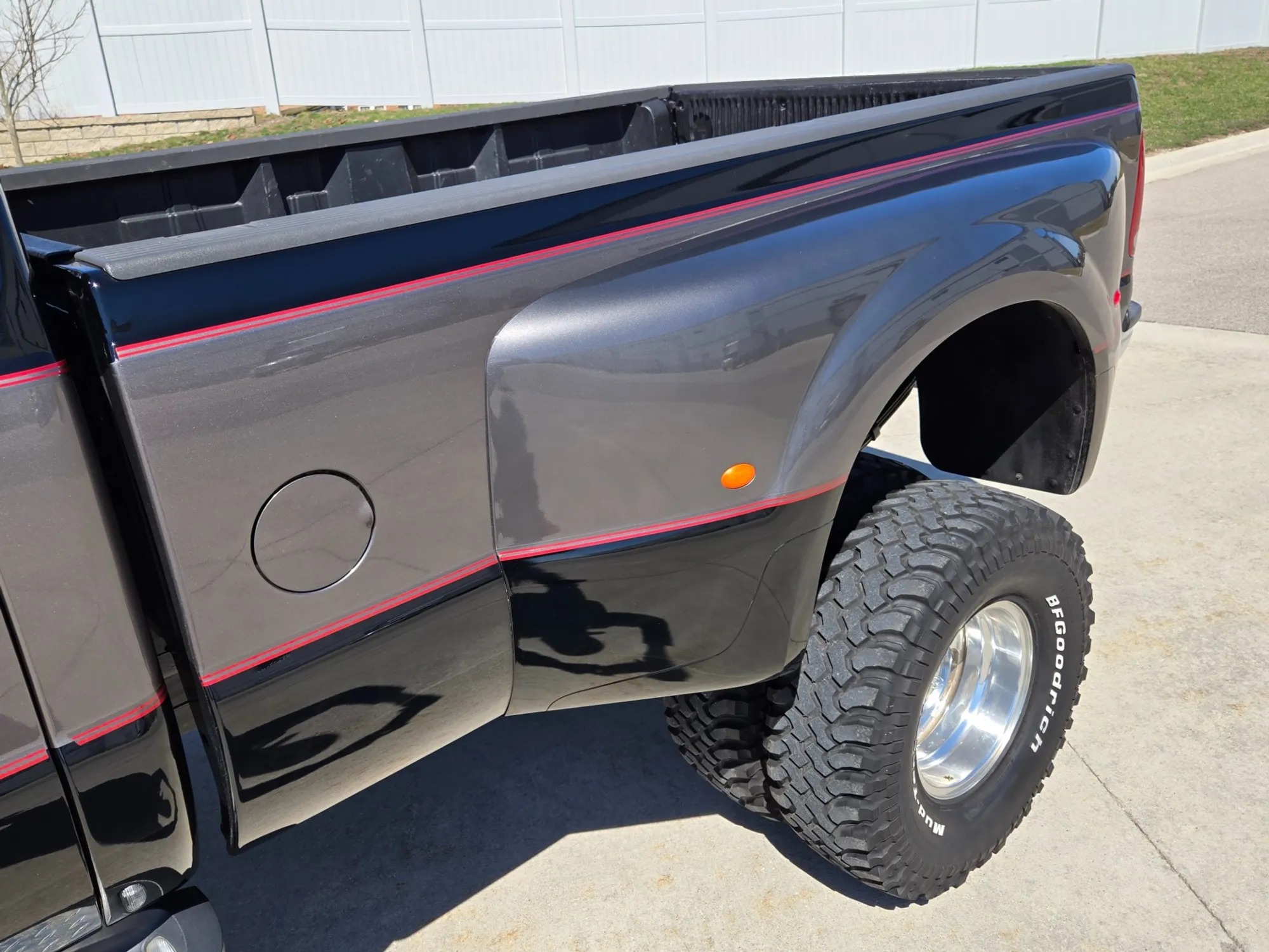 57k-Mile 2002 Ford F-350 Super Duty Lariat LE