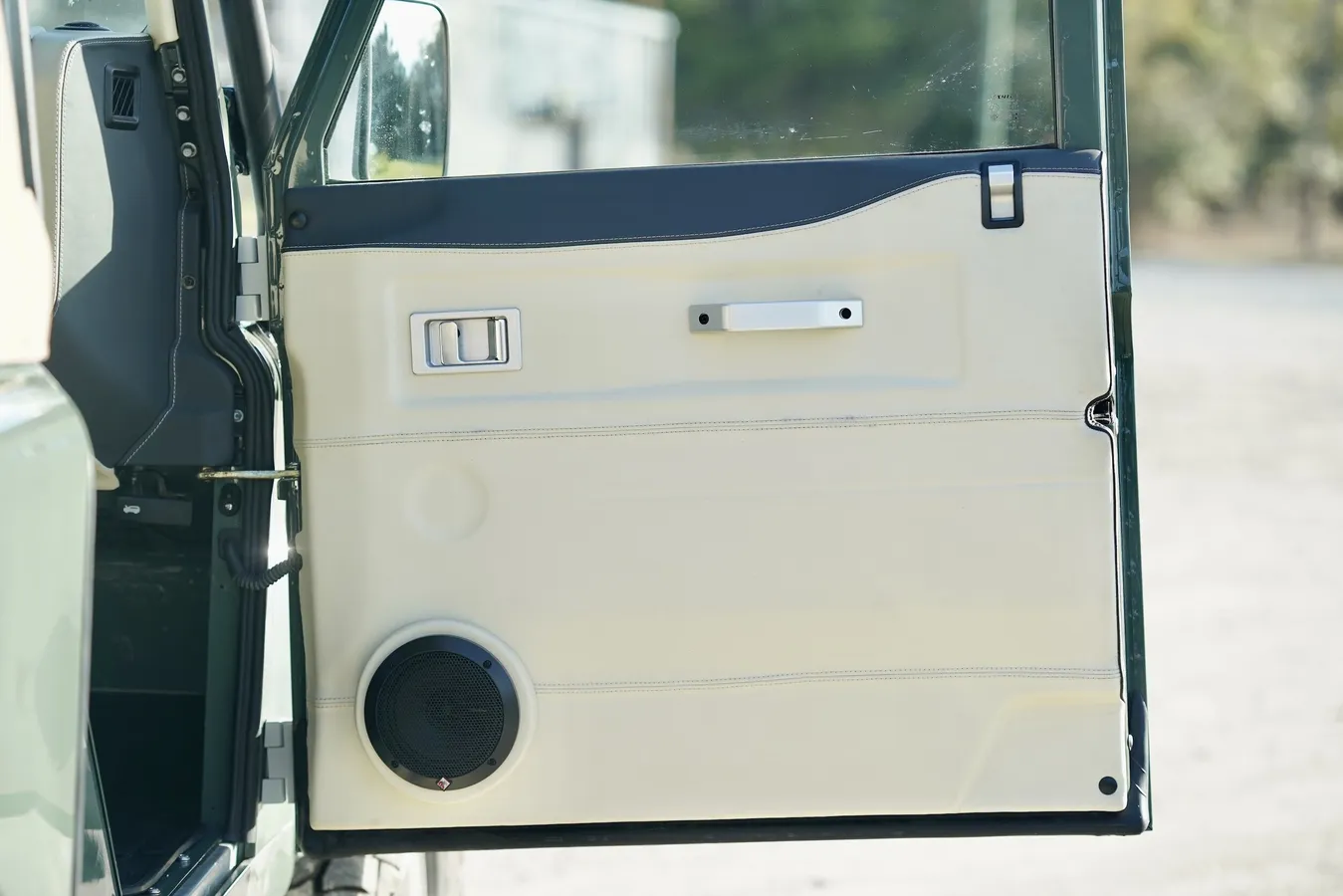 Restomod 1997 Land Rover Defender 90 Soft Top