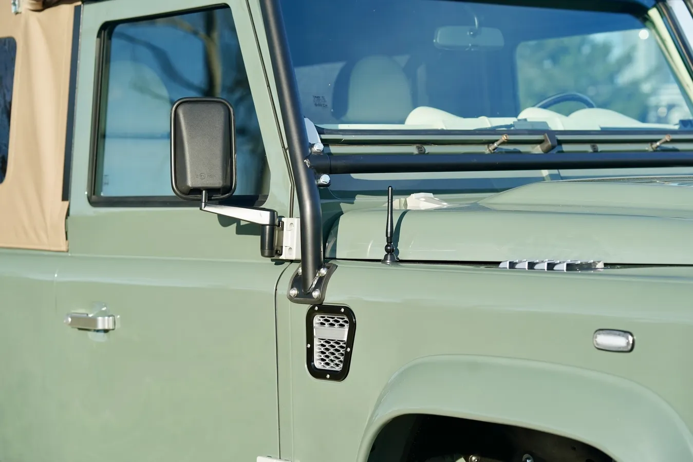 Restomod 1997 Land Rover Defender 90 Soft Top