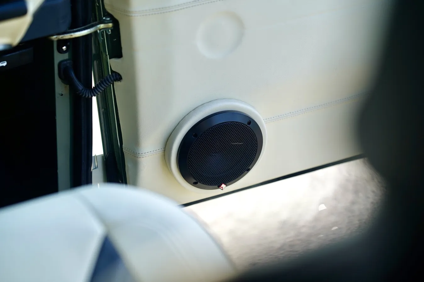 Restomod 1997 Land Rover Defender 90 Soft Top