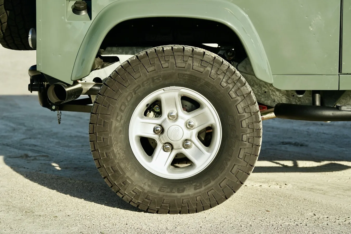 Restomod 1997 Land Rover Defender 90 Soft Top