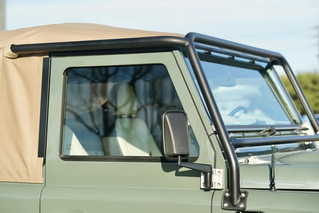 Restomod 1997 Land Rover Defender 90 Soft Top