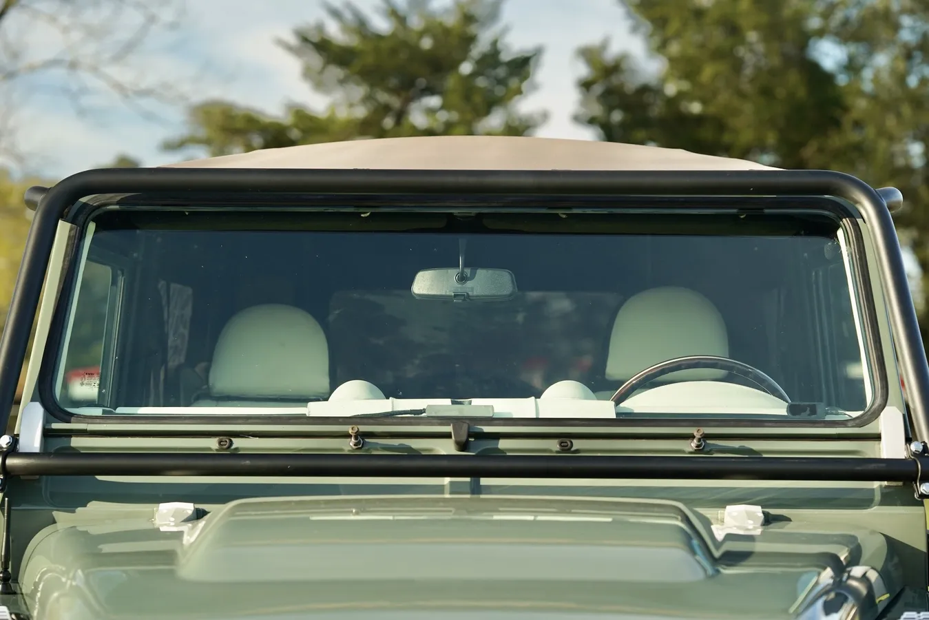 Restomod 1997 Land Rover Defender 90 Soft Top