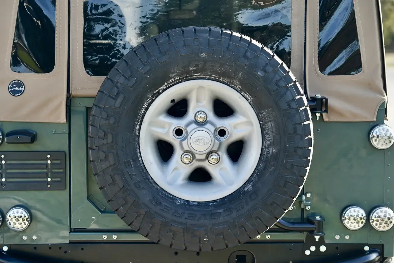 Restomod 1997 Land Rover Defender 90 Soft Top