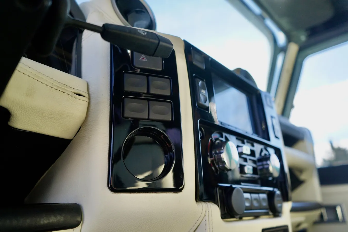 Restomod 1997 Land Rover Defender 90 Soft Top