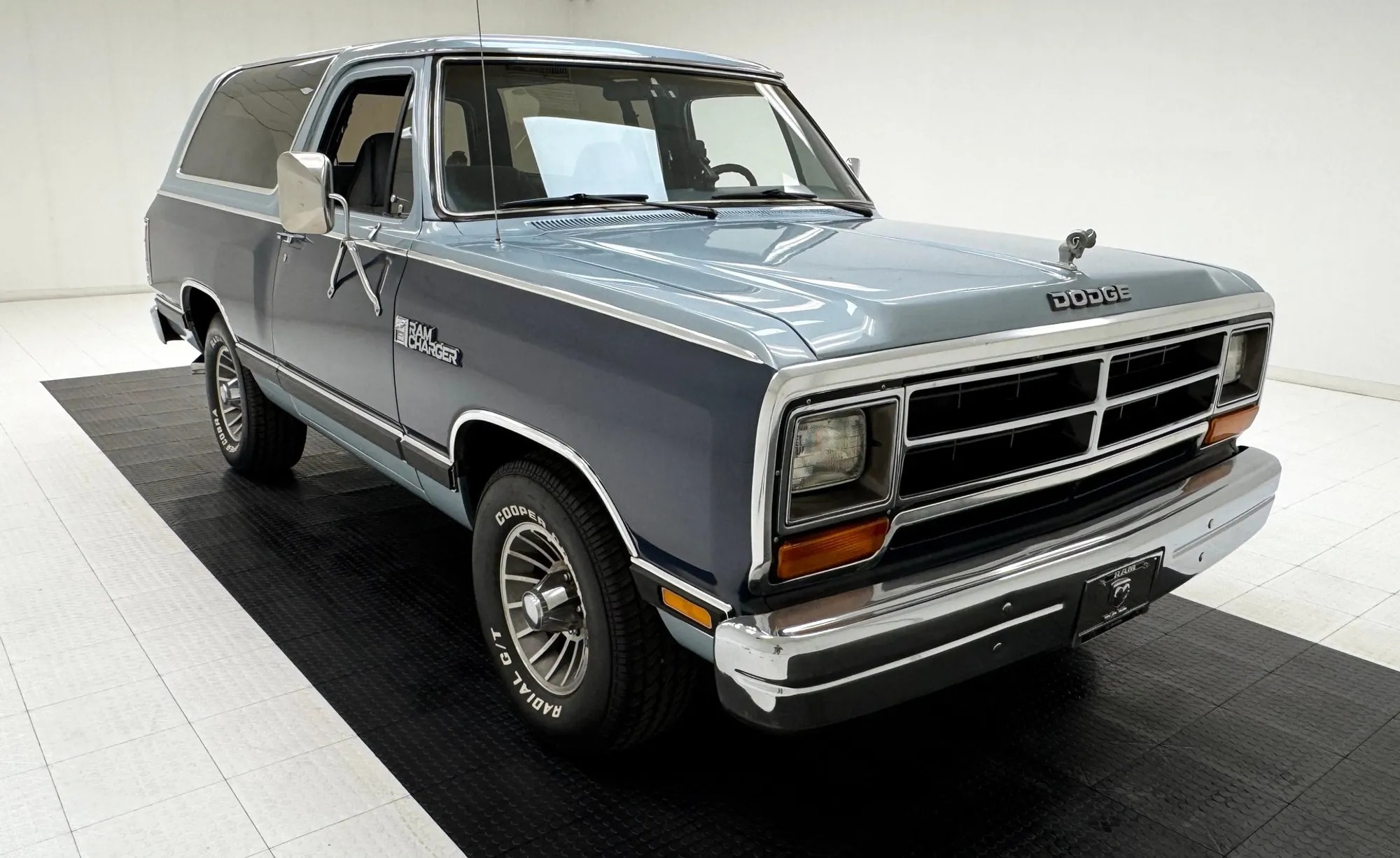 1987 Dodge Ramcharger 150 LE