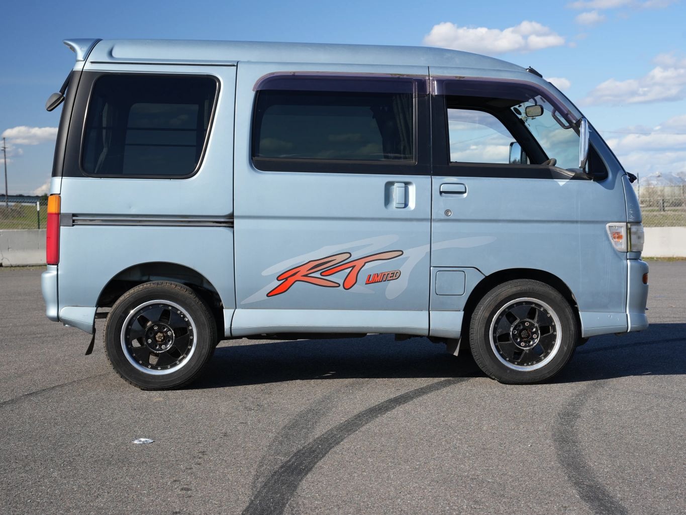 1998 Daihatsu Atrai RT