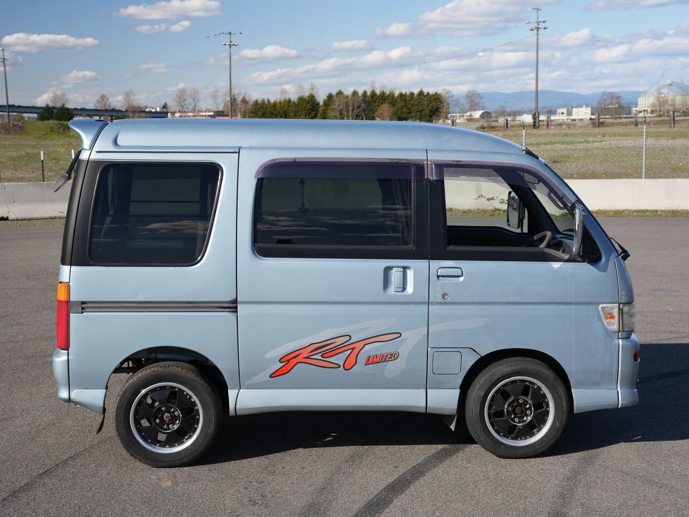 1998 Daihatsu Atrai RT