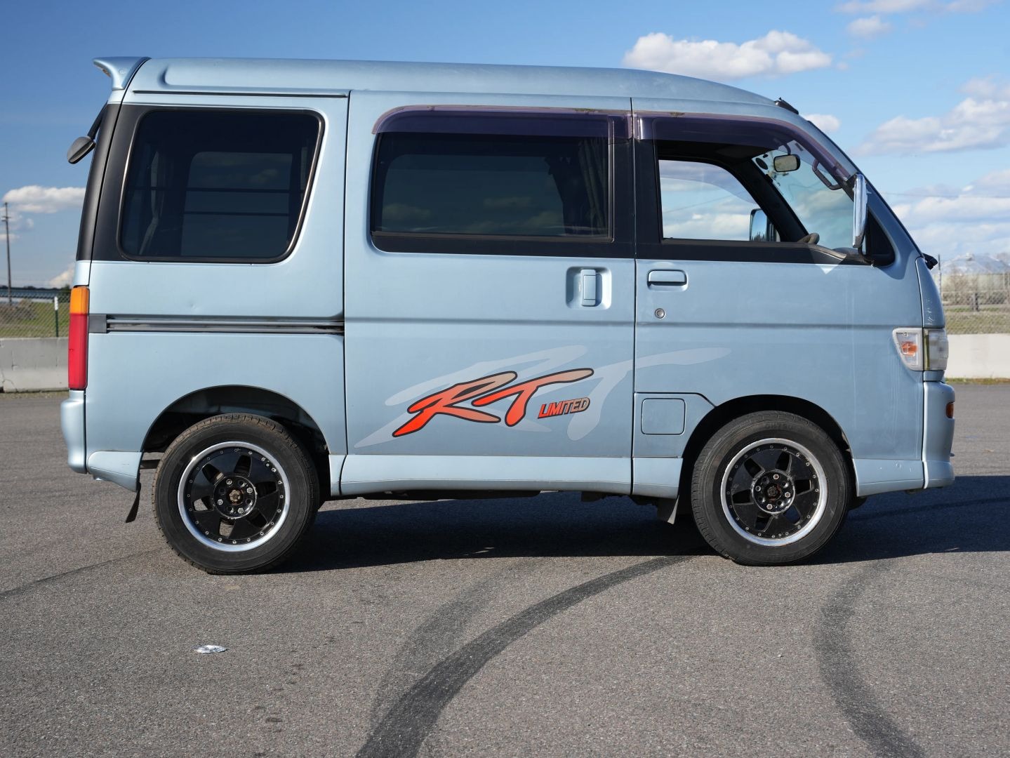 1998 Daihatsu Atrai RT