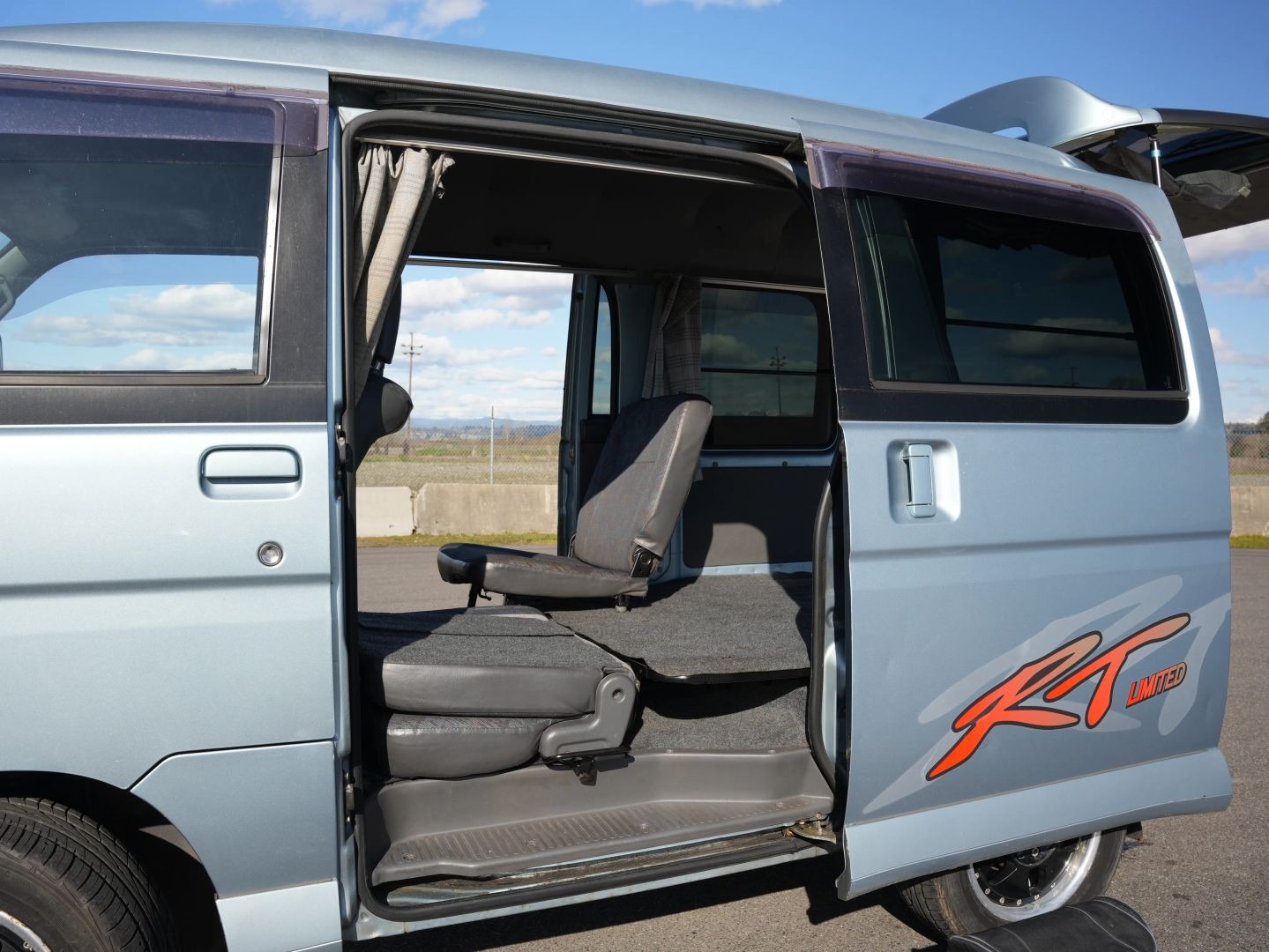 1998 Daihatsu Atrai RT