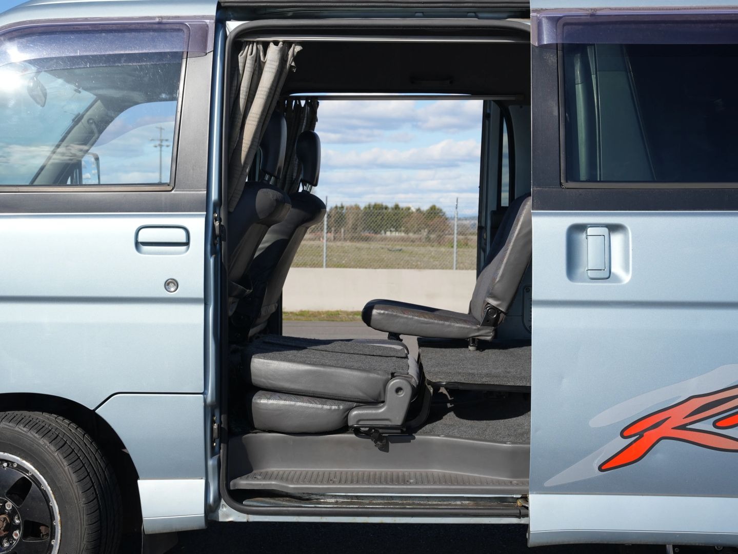 1998 Daihatsu Atrai RT