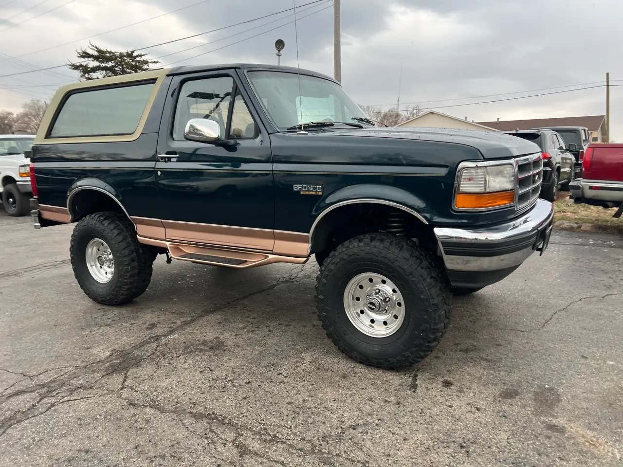 1995 Ford Bronco Eddie Bauer - 3