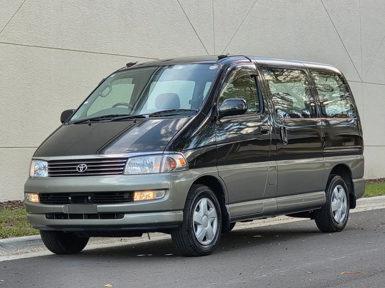  Toyota HiAce