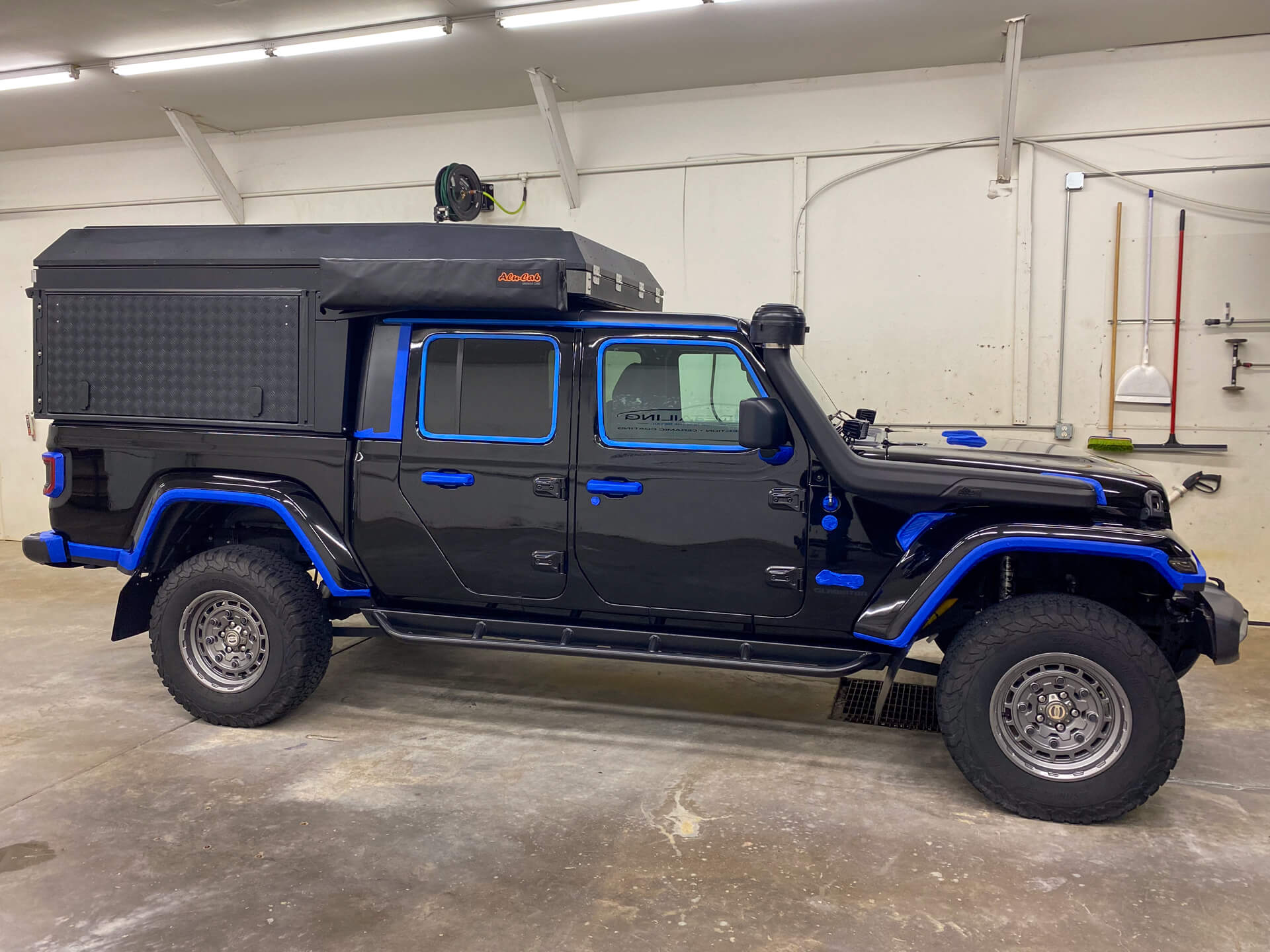 2021 Jeep Gladiator Camper