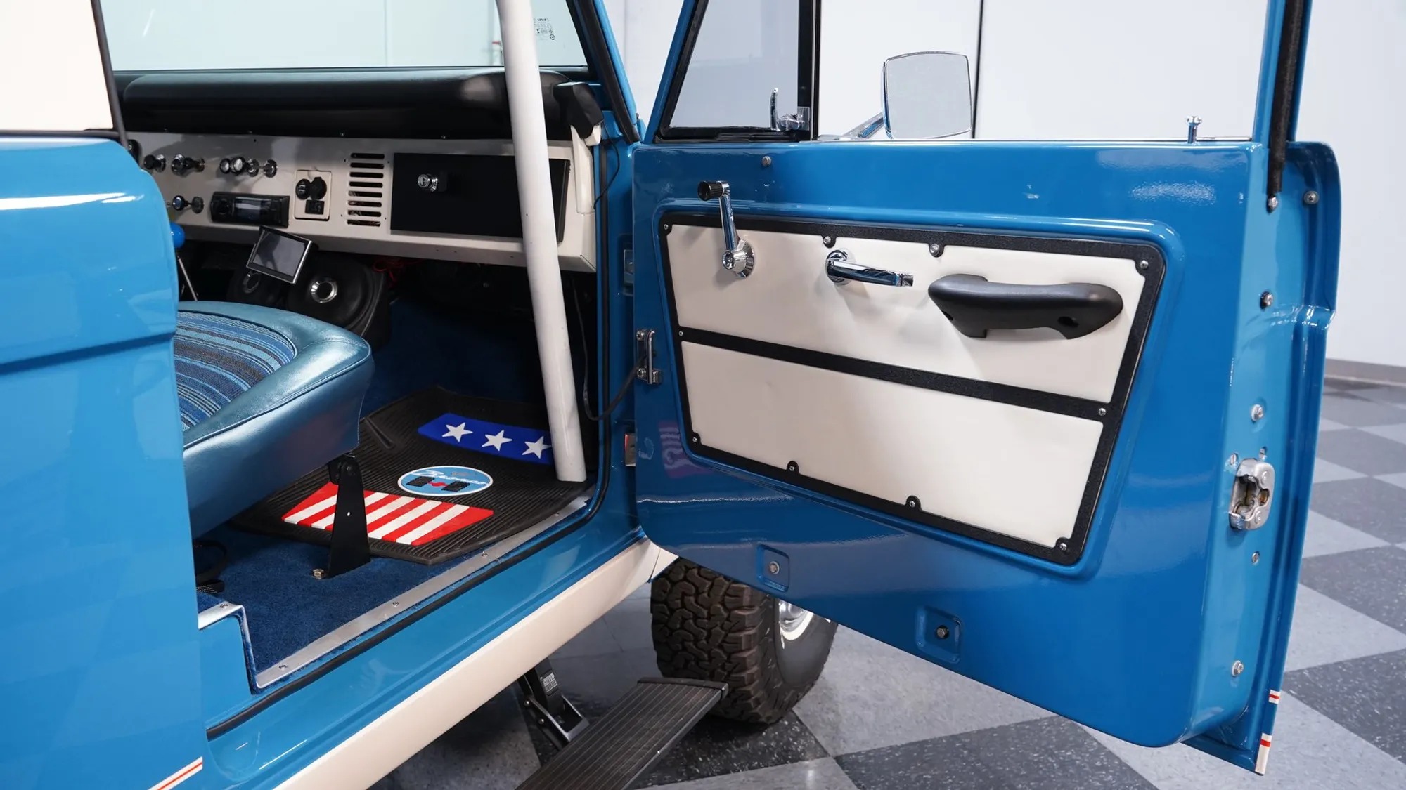 7.3L Diesel-Powered 1976 Ford Bronco Ranger