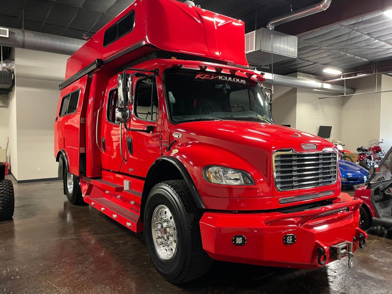 2010 Freightliner P2XL Sport Custom Camper - 5