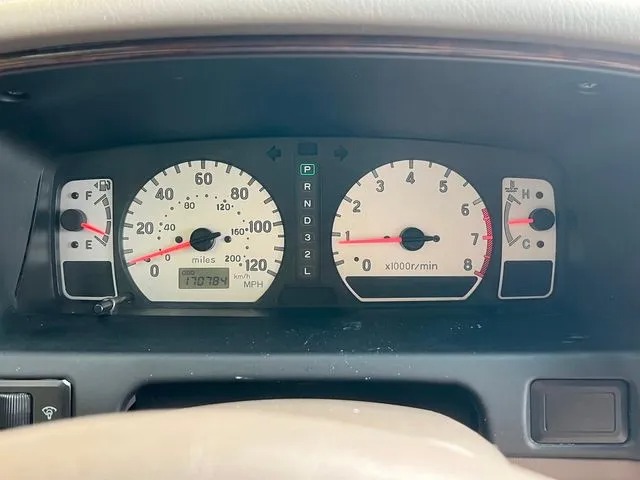 2004 Mitsubishi Montero Sport XLS