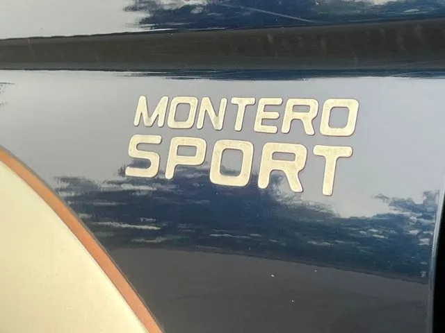 2004 Mitsubishi Montero Sport XLS