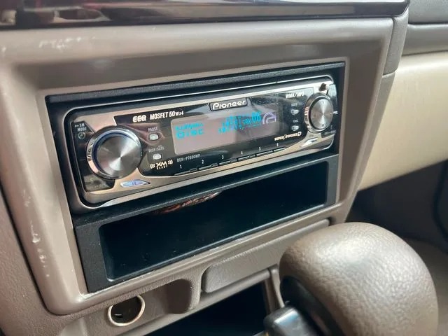 2004 Mitsubishi Montero Sport XLS